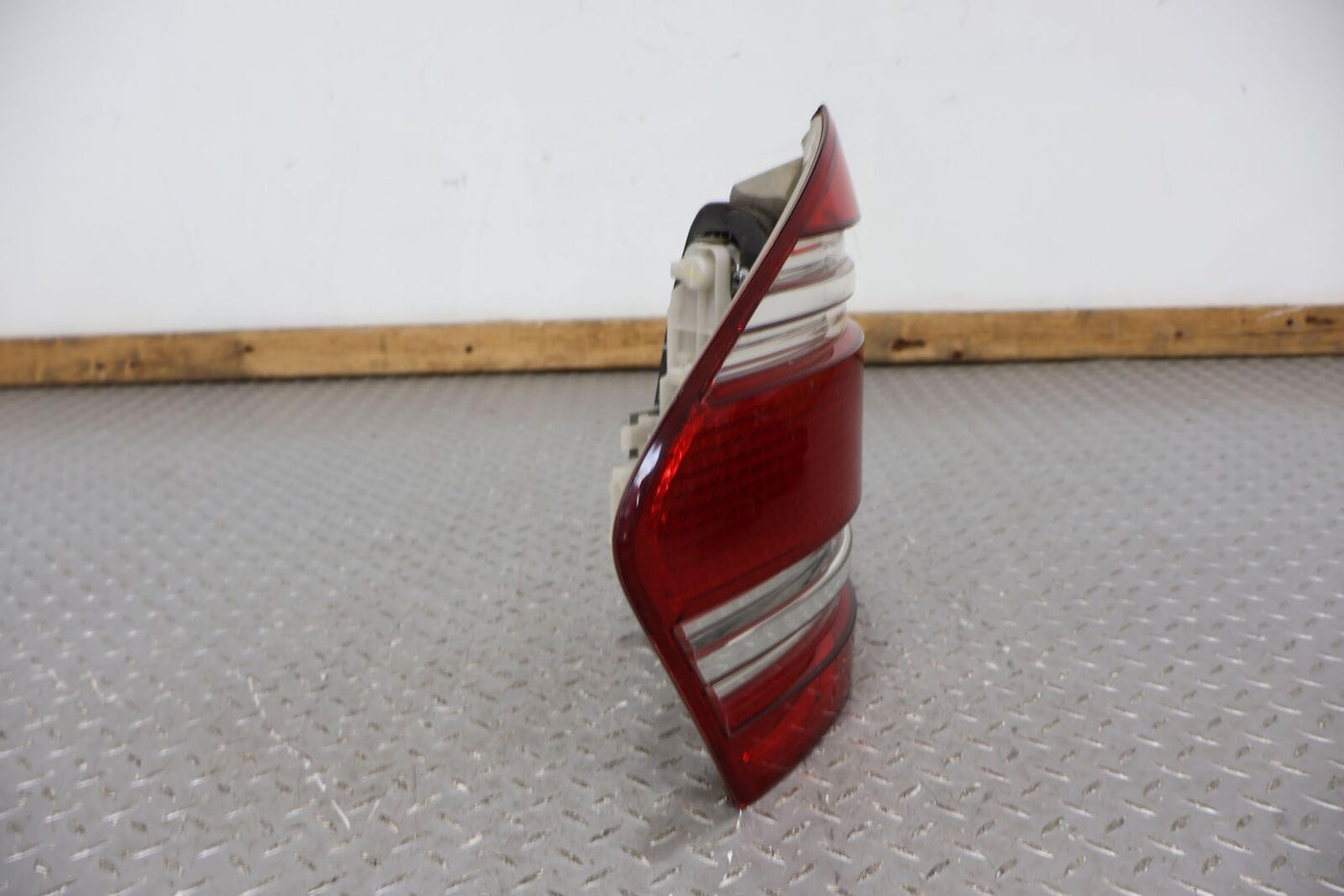 07-09 Mercedes GL450 Left LH Upper Tail Light Lamp (Tested) Repaired Tab