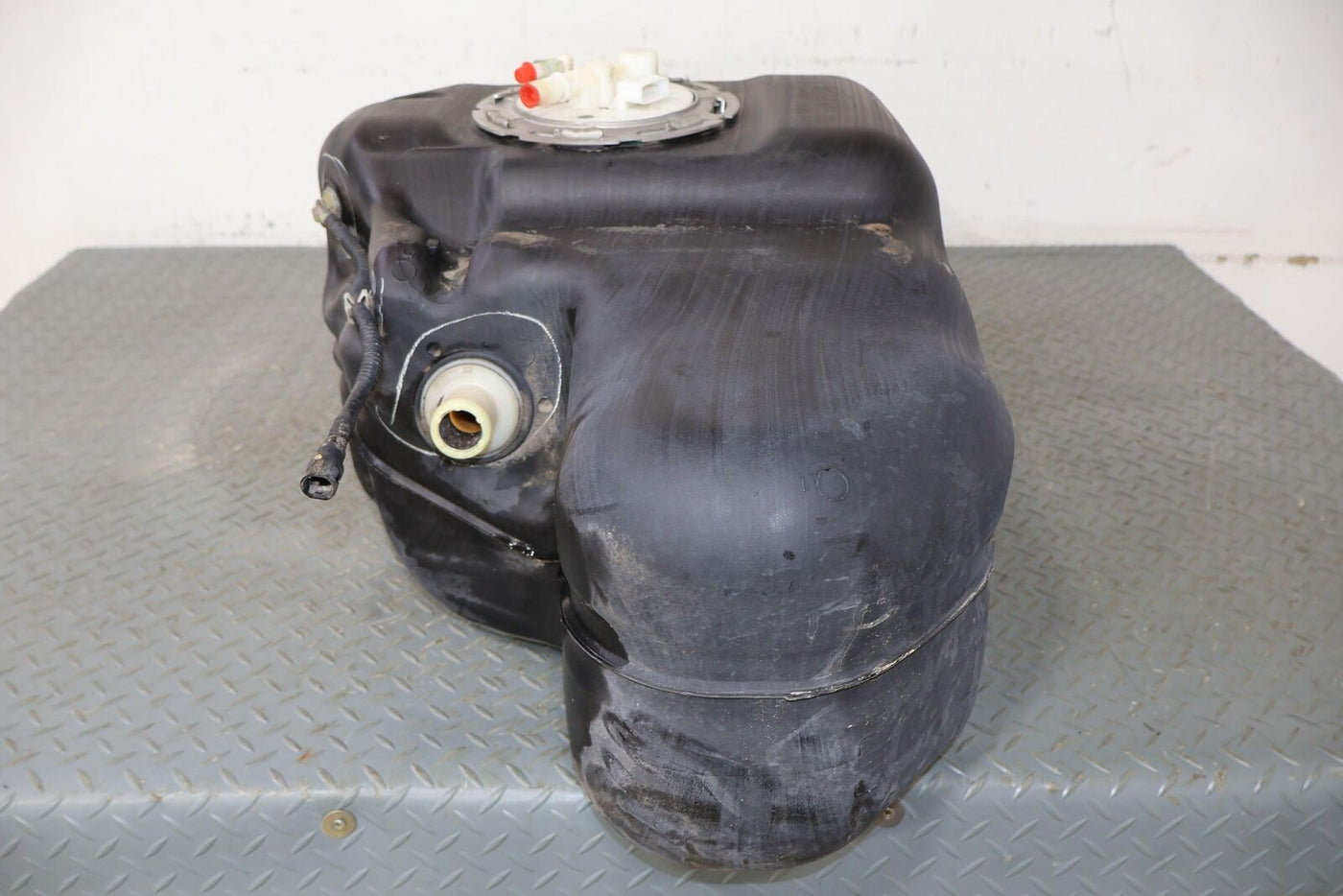 06-15 Nissan Xterra OEM 21.1 Gallon Gas Fuel Tank W/ Fuel Pump (69K Miles) Notes