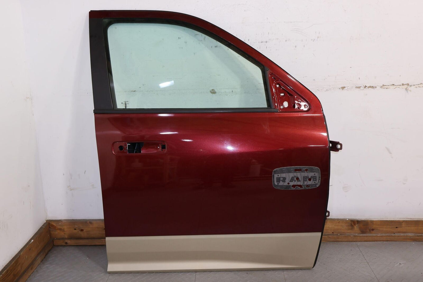 10-17 Ram 2500 Mega Cab Front Right RH Door W/ Glass (Delmonico Red PRV/Gold)
