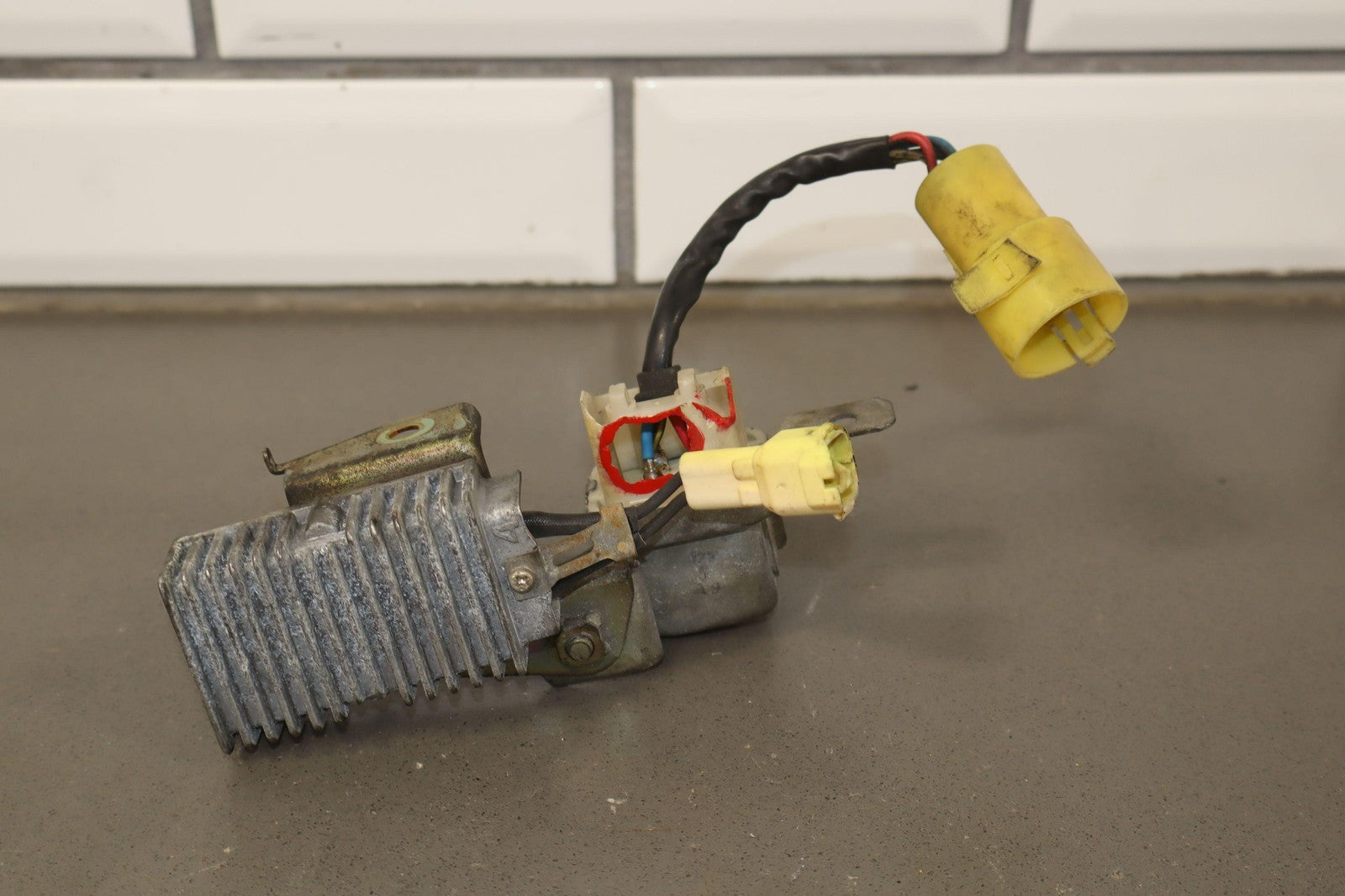 1986-1991 Toyota Supra MA70 (7MGE) Fuel Pump Relay & Resistor W