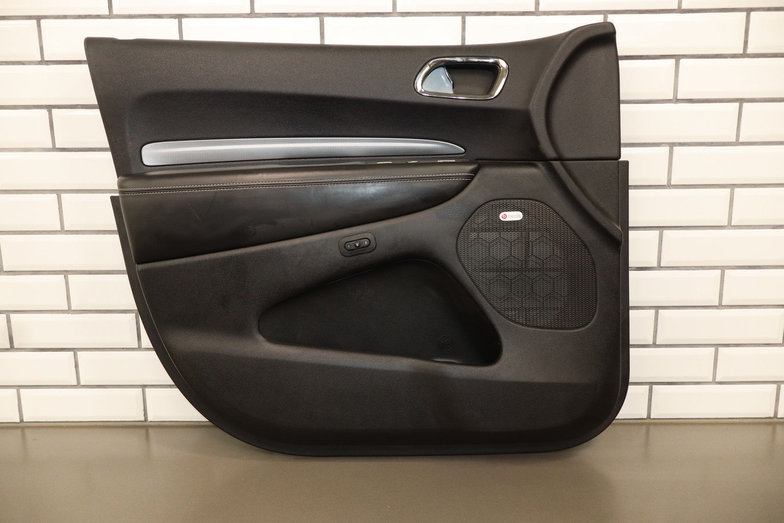 16-18 Dodge Durango SRT-8 Driver Left Front Door Panel Black