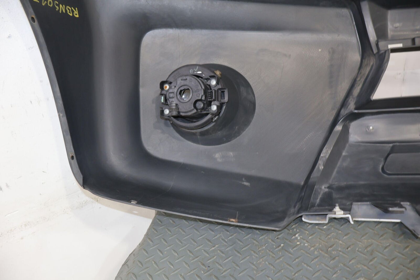 09-15 Nissan Xterra Front OEM Bumper W/ Fog Lights(Silver / Black) NO Grille