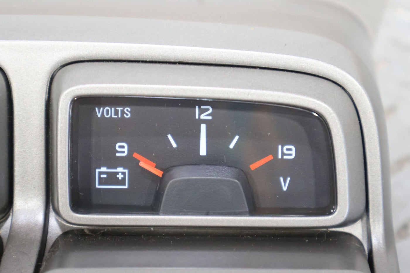10-15 Chevy Camaro ZL1 Interior Upper Console/Shifter Trim (Silver) W/OEM Gauges