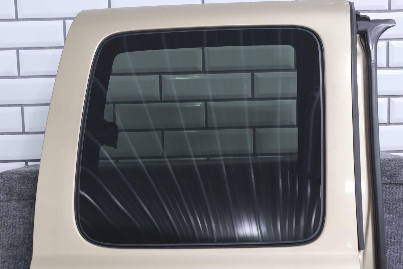 00-06 GMC Sierra Extended Cab Rear Right RH Door W/Glass (Sand Beige 15U)