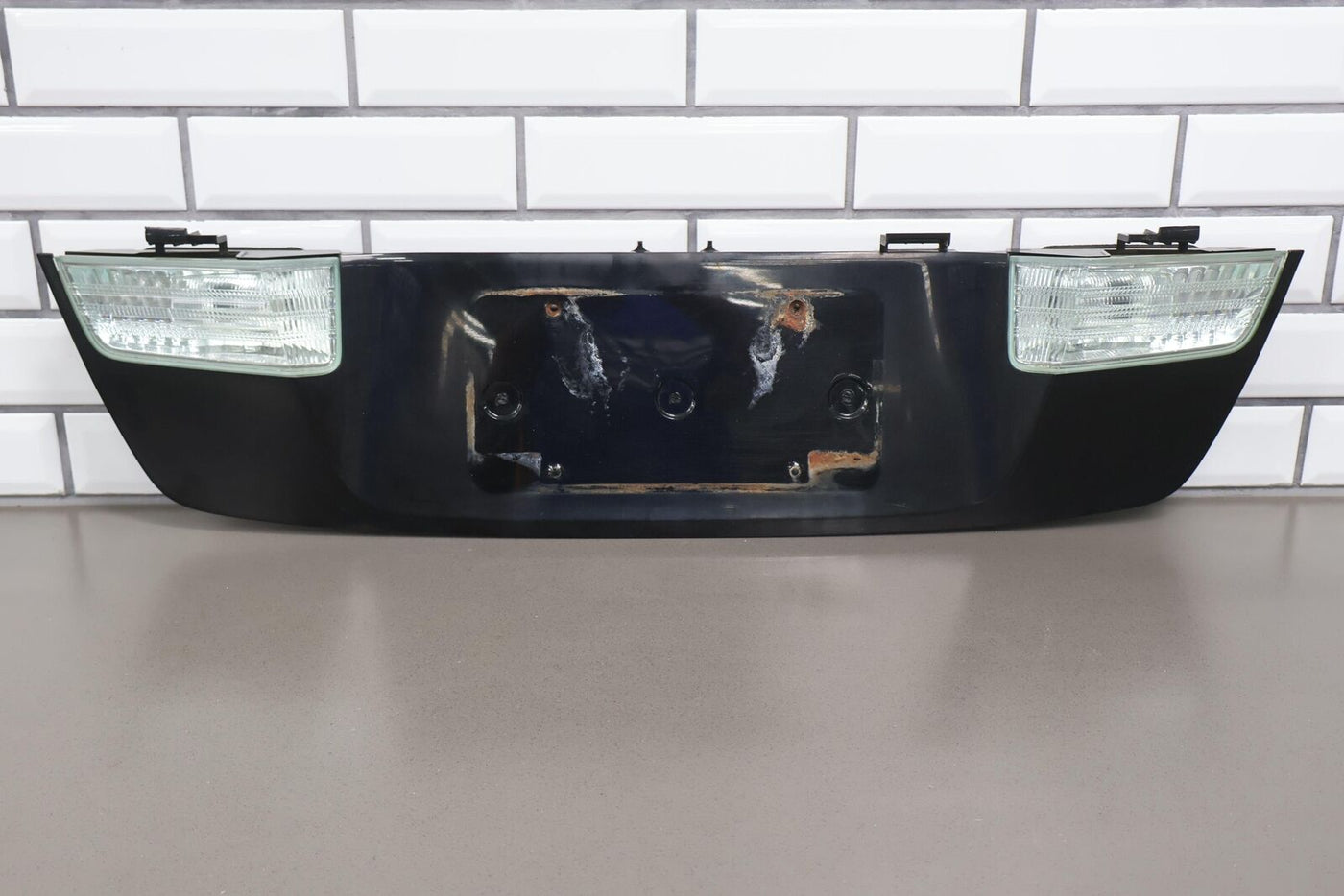 03-09 Lexus GX470 Rear Tail Finish Panel W/ Reverse Lights (Black Onyx 202)