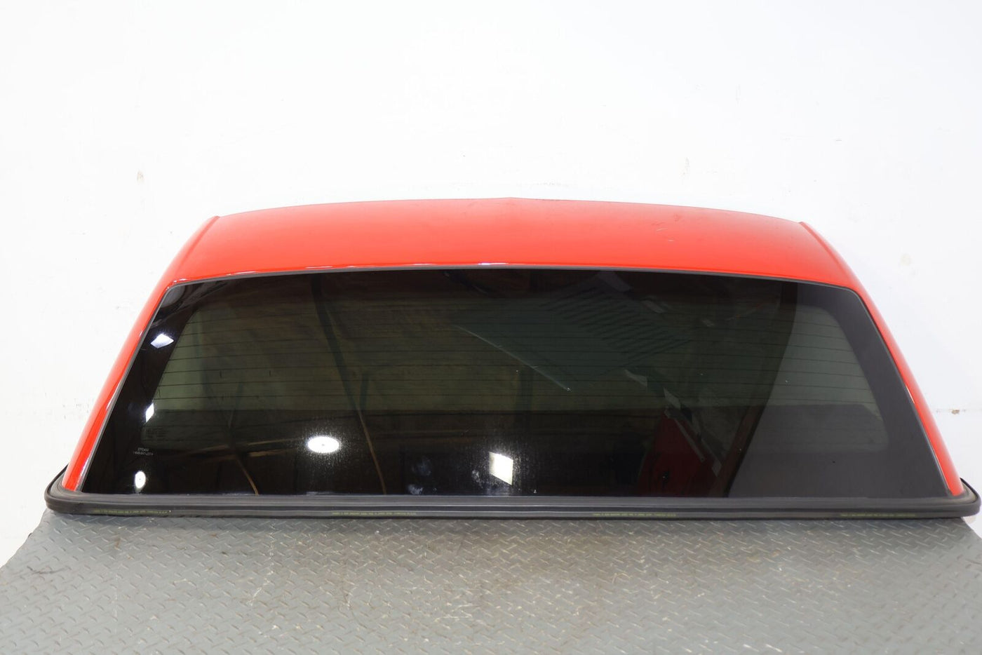 03-06 Chevrolet SSR Rear Section Roof W/ Heated Back Glass (Redline Red 70u)