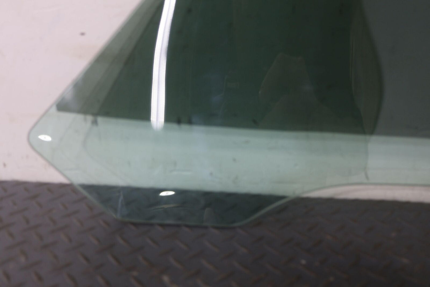 97-04 Chevy Corvette C5 Right Passenger Door Window Glass (Self Tint) Glass Only