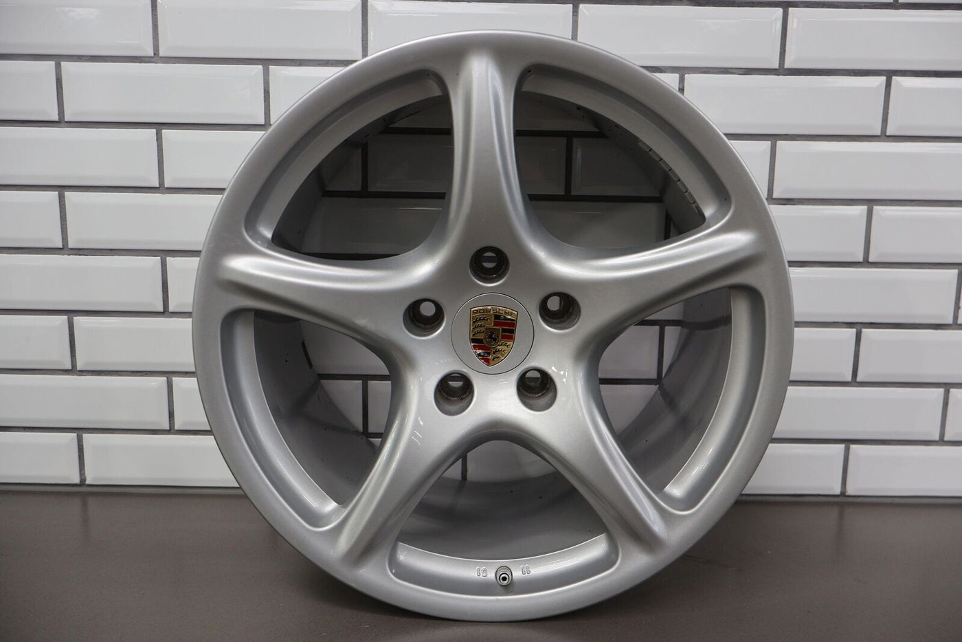 05-13 Porsche 911 Targa Rear 19x11 OEM 5 Spoke Wheel (Silver) Face Marks