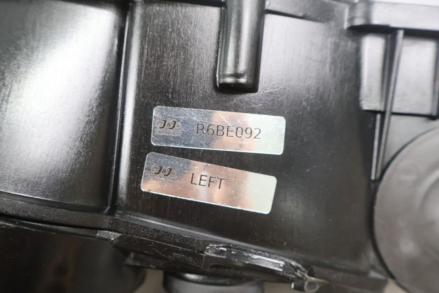 06-12 Bentley Flying Spur W12 Left LH Air Cleaner Box OEM (NO MAF) 3w0129617H