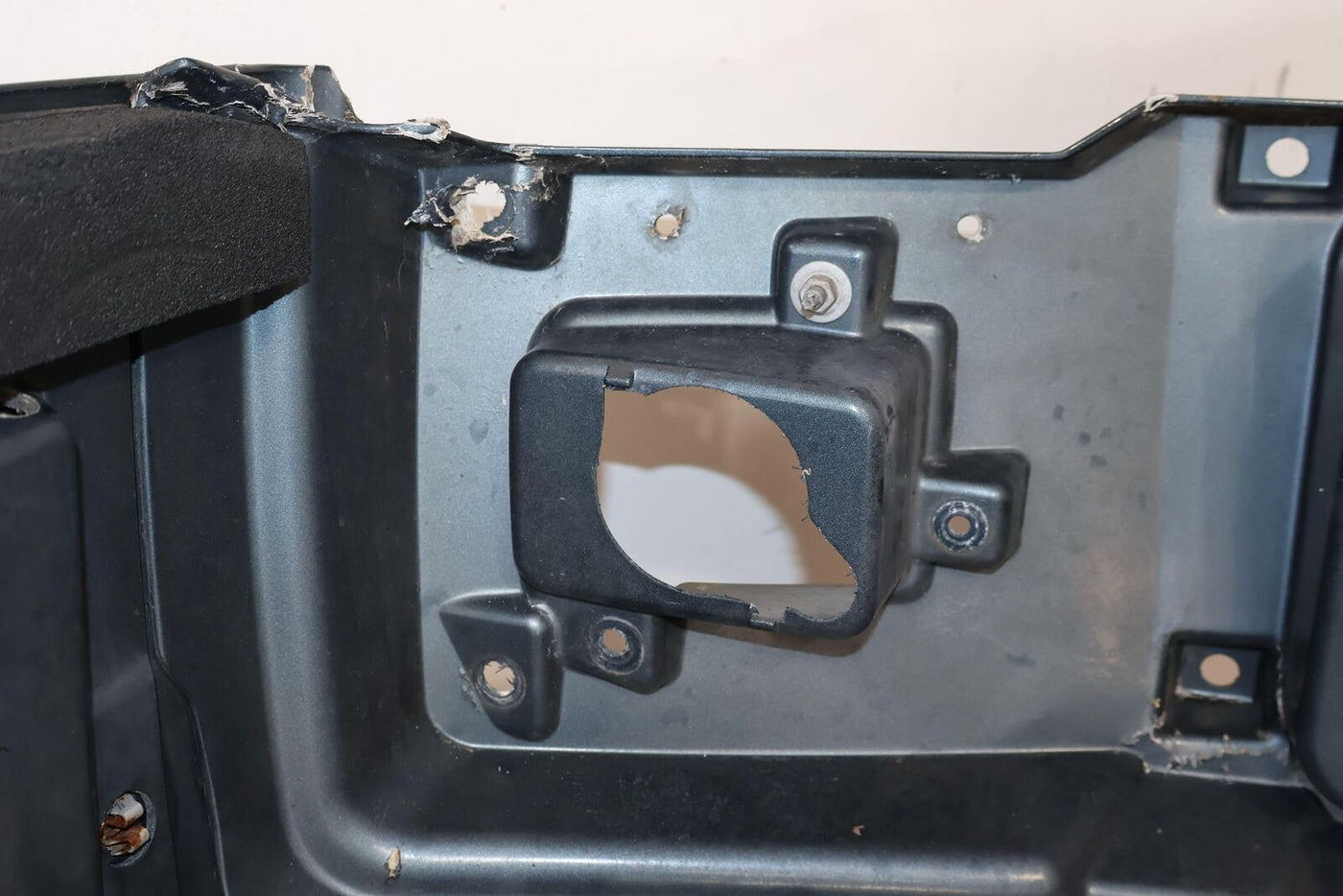 03-07 Hummer H2 OEM Hood W/Upper Chrome Grille (Stealth Gray 46U) RH Side Damage