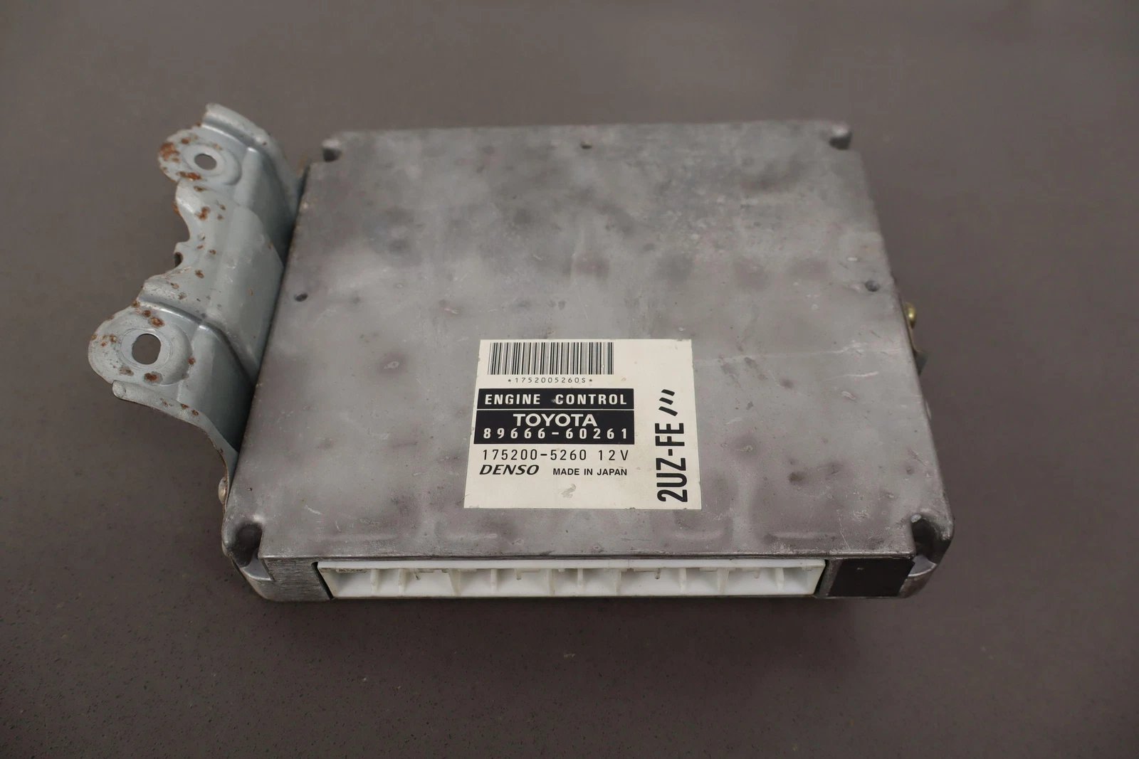03/1999-2000 Lexus LX470 4.7L V8 DOHC 2UZFE Engine Control Module 