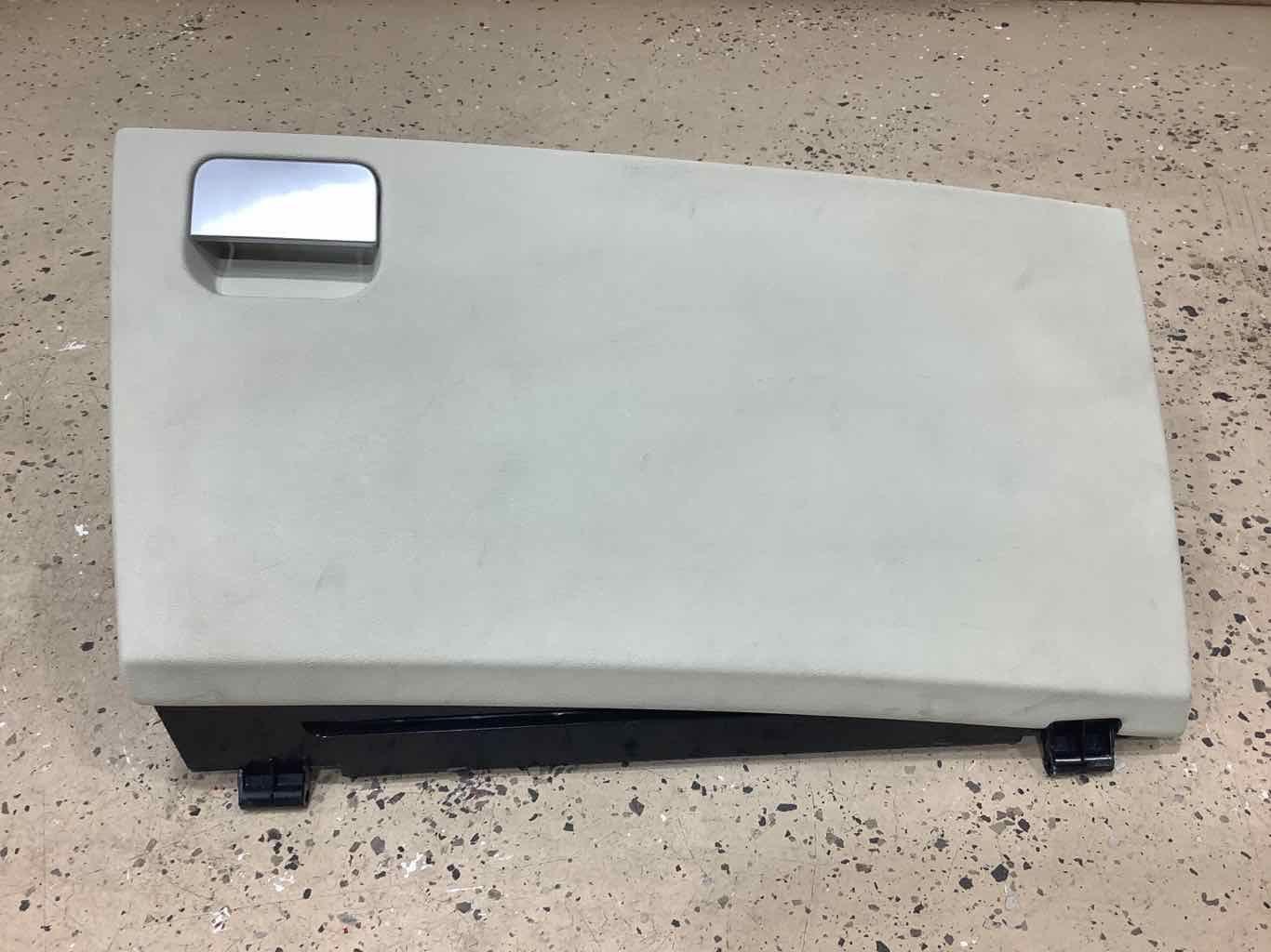 1013 Range Rover Sport Glove Box Door (Ivory) Light Wear (See Notes) J & J Auto Wrecking