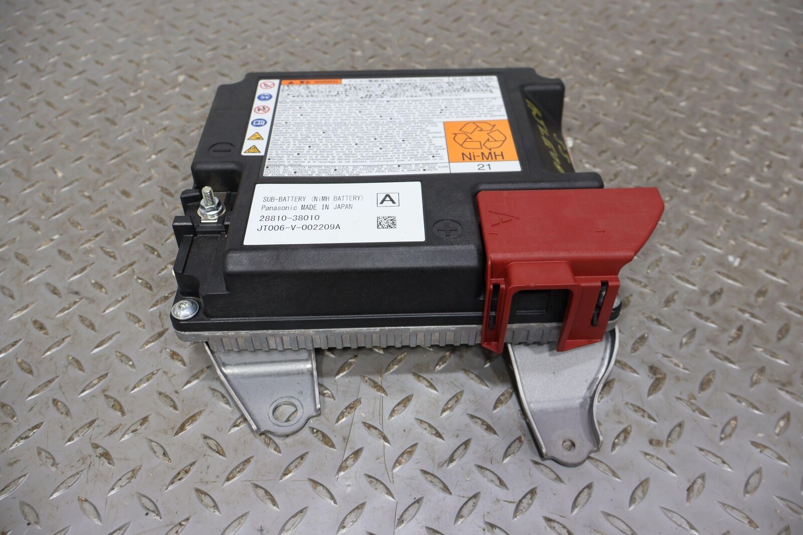 18-21 Lexus LC500 Auxiliary Sub Battery Control Module (28810-38010)