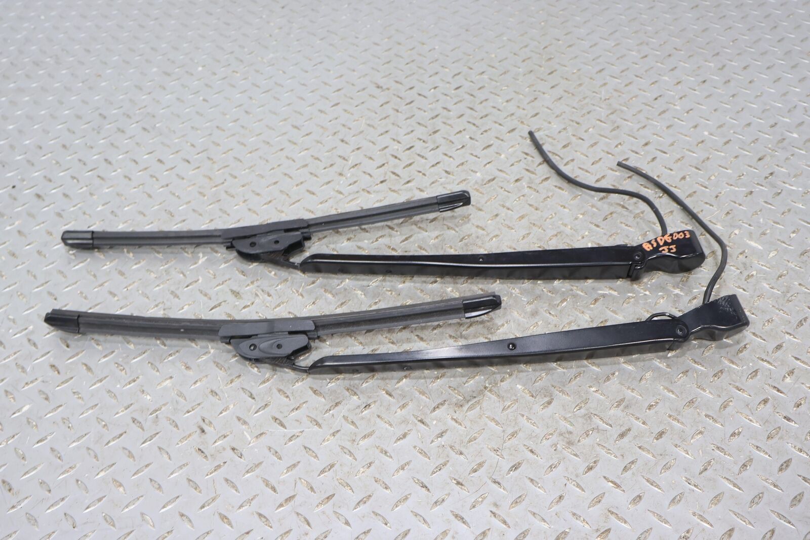 9295 Dodge Viper Pair LH&RH Windshield Wiper Arms W/Blades (Marks From Removal) J & J Auto