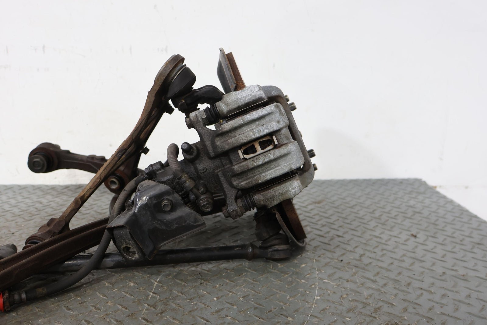 00-03 Honda S2000 AP1 Rear Left LH Knuckle Spindle W/ 3 Control