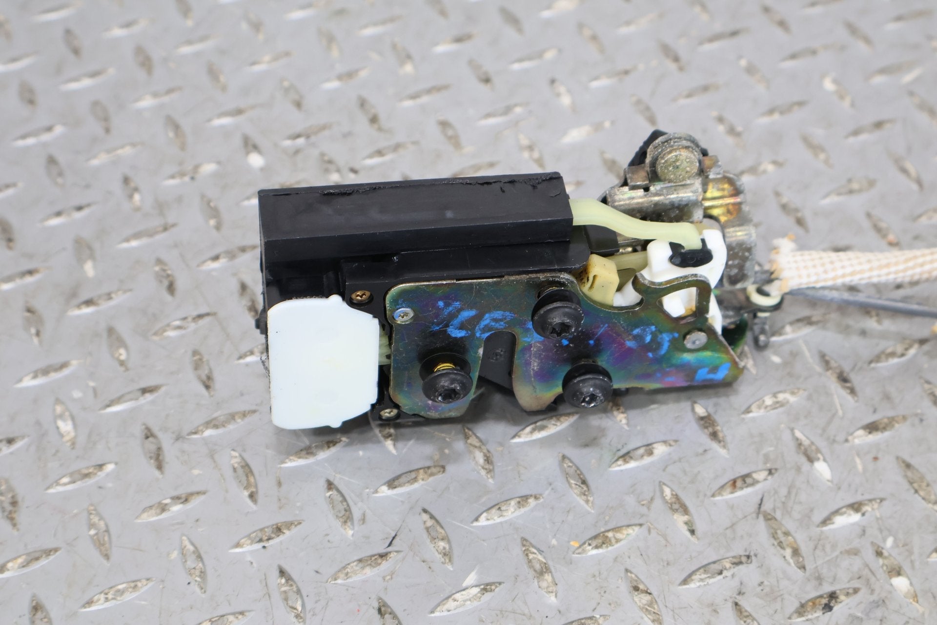 00-04 Chevy C5 Corvette Passenger Right Door Lock Latch & Inner Handle (Tested)