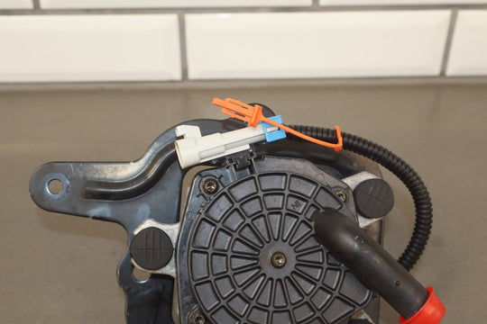 00 - 04 Chevy C5 Corvette Secondary Air Pump W/ Bracket (12568382) OEM