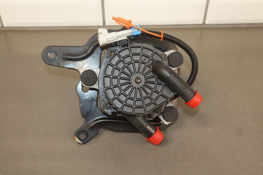 00 - 04 Chevy C5 Corvette Secondary Air Pump W/ Bracket (12568382) OEM