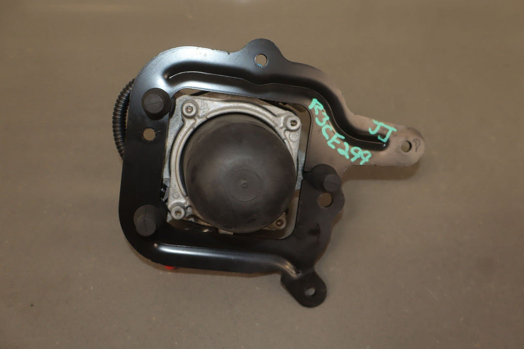 00 - 04 Chevy C5 Corvette Secondary Air Pump W/ Bracket (12568382) OEM