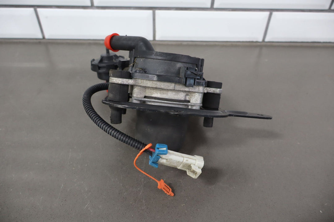 00 - 04 Chevy C5 Corvette Secondary Air Pump W/ Bracket