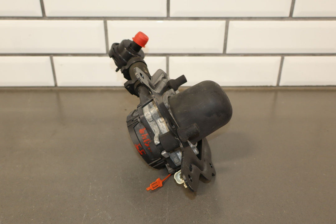 00 - 04 Chevy C5 Corvette Secondary Air Pump W/ Bracket