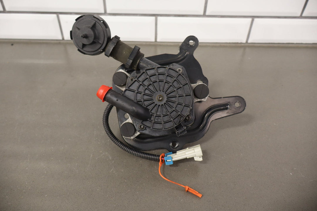 00 - 04 Chevy C5 Corvette Secondary Air Pump W/ Bracket
