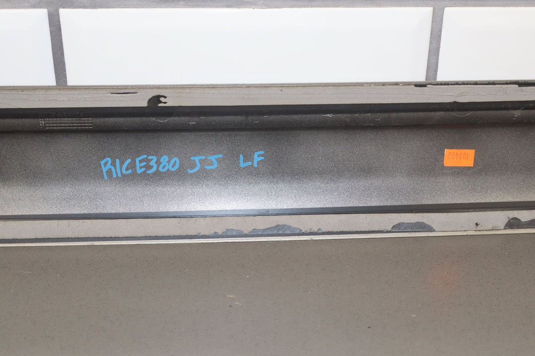 00 - 06 Chevy Suburban GMT800 Left Front Door Molding (Pewter Metallic 11U)