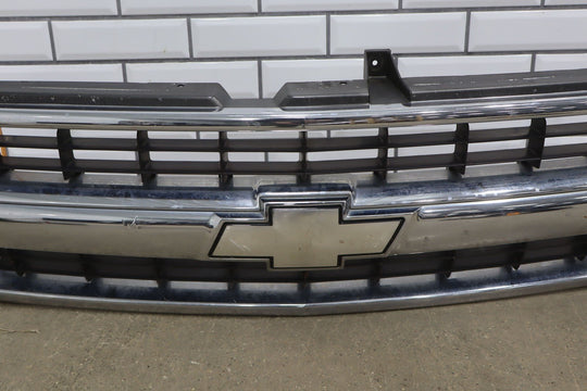 00 - 06 Chevy Suburban/Tahoe Loaded OEM Chrome Grille with Headlights See Photos
