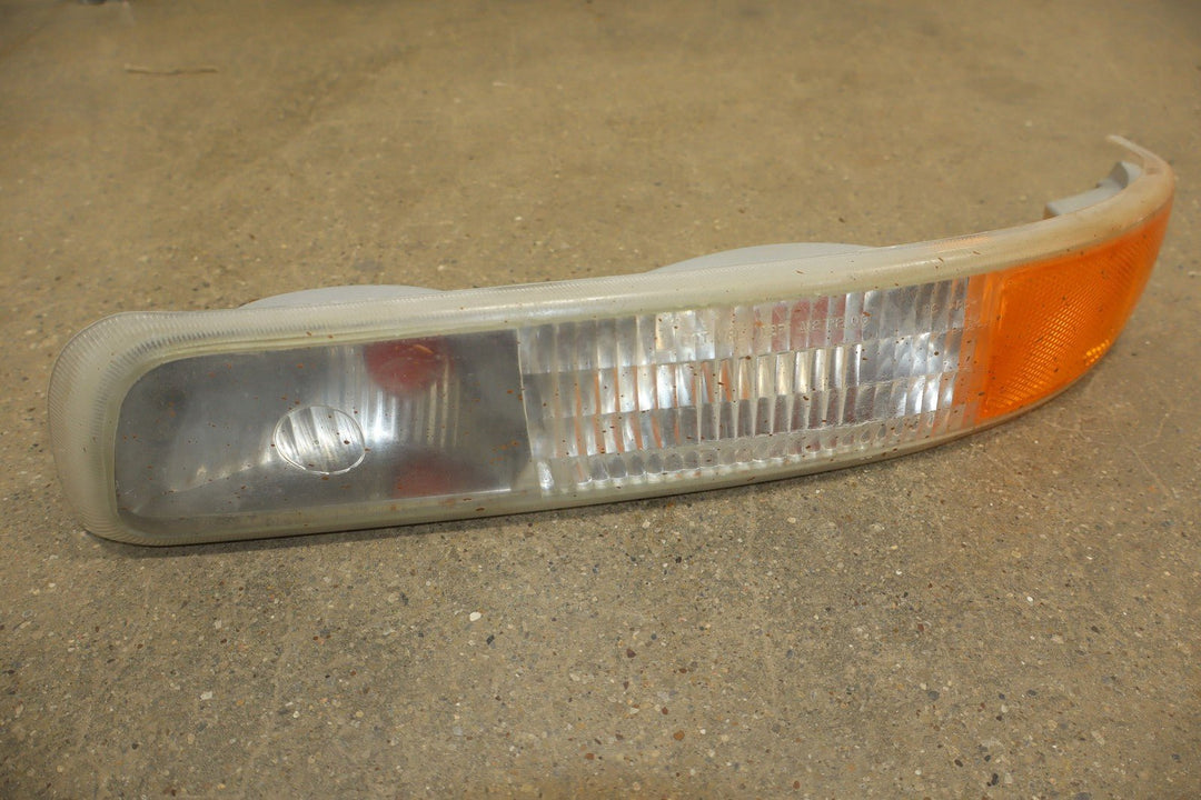 00 - 06 Chevy Suburban/Tahoe Loaded OEM Chrome Grille with Headlights See Photos