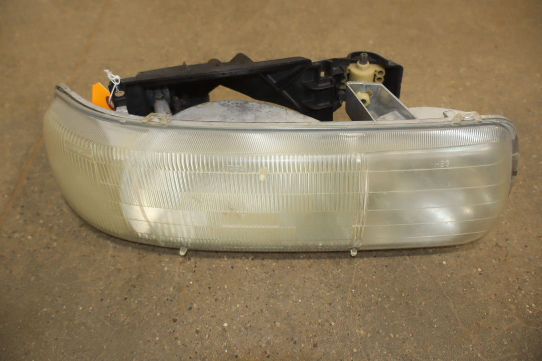 00 - 06 Chevy Suburban/Tahoe Loaded OEM Chrome Grille with Headlights See Photos