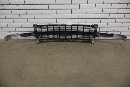 00 - 06 Chevy Suburban/Tahoe Loaded OEM Chrome Grille with Headlights See Photos