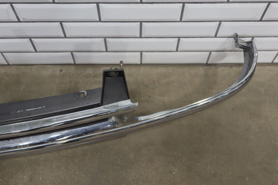 00 - 06 Chevy Suburban/Tahoe Loaded OEM Chrome Grille with Headlights See Photos