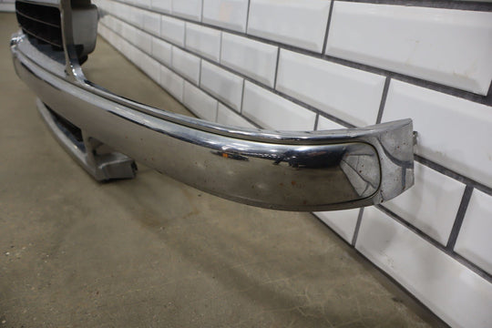 00 - 06 Chevy Suburban/Tahoe Loaded OEM Chrome Grille with Headlights See Photos