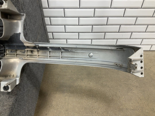 00 - 06 Chevy Suburban/Tahoe OEM Chrome Radiator Grille (See Photos)