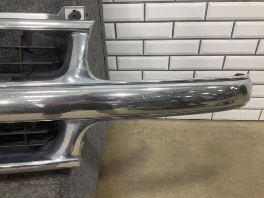 00 - 06 Chevy Suburban/Tahoe OEM Chrome Radiator Grille (See Photos)