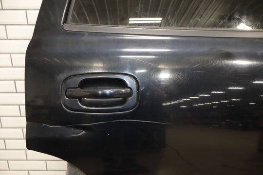 00 - 06 Chevy Tahoe GMT800 Right Rear Door (Black 41U)