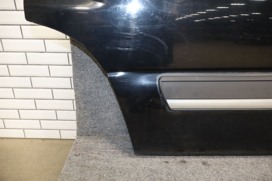 00 - 06 Chevy Tahoe GMT800 Right Rear Door (Black 41U)