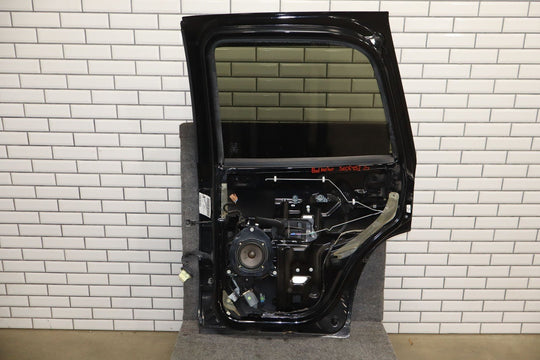 00 - 06 Chevy Tahoe GMT800 Right Rear Door (Black 41U)