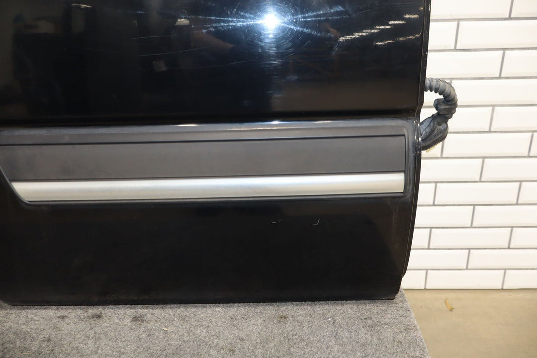 00 - 06 Chevy Tahoe GMT800 Right Rear Door (Black 41U)