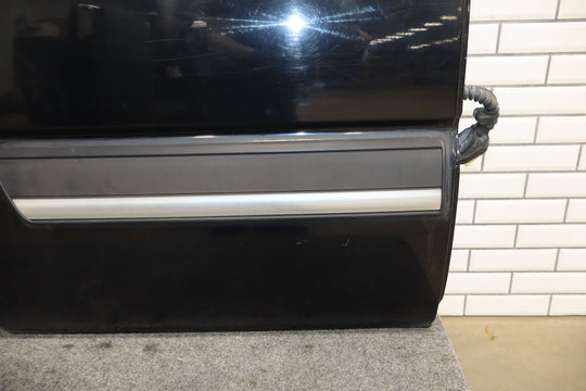 00 - 06 Chevy Tahoe GMT800 Right Rear Door (Black 41U)