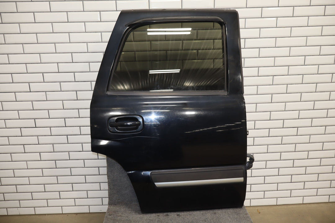 00 - 06 Chevy Tahoe GMT800 Right Rear Door (Black 41U)