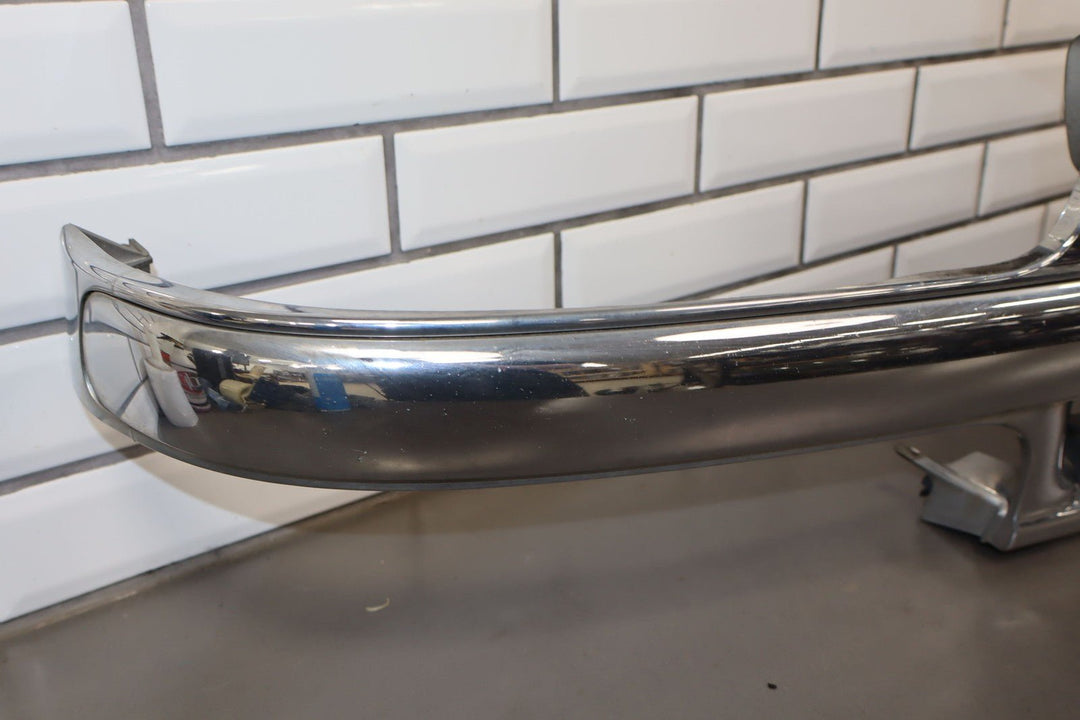 00 - 06 Chevy Tahoe / Suburban OEM Chrome Radiator Grill