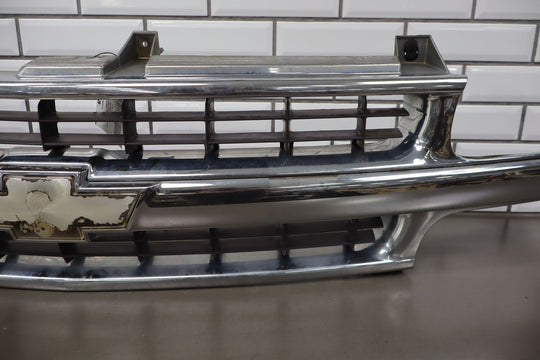 00 - 06 Chevy Tahoe / Suburban OEM Chrome Radiator Grill