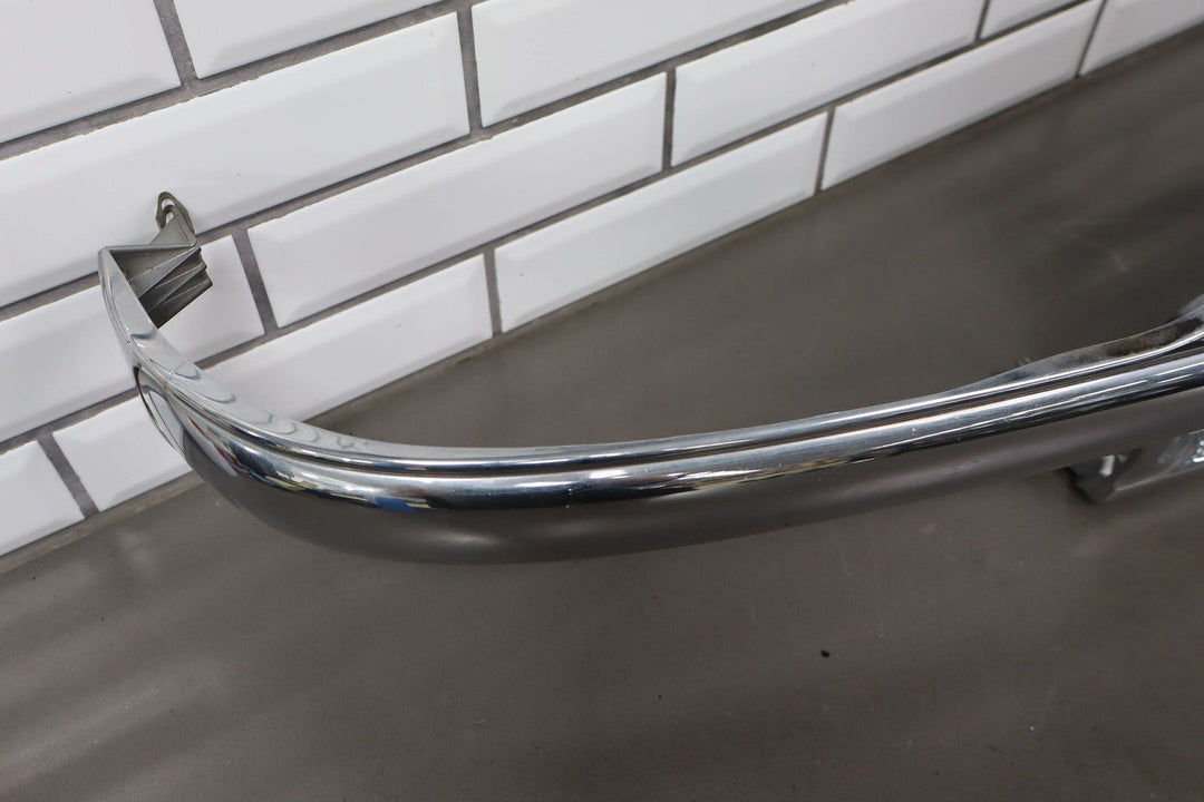 00 - 06 Chevy Tahoe / Suburban OEM Chrome Radiator Grill