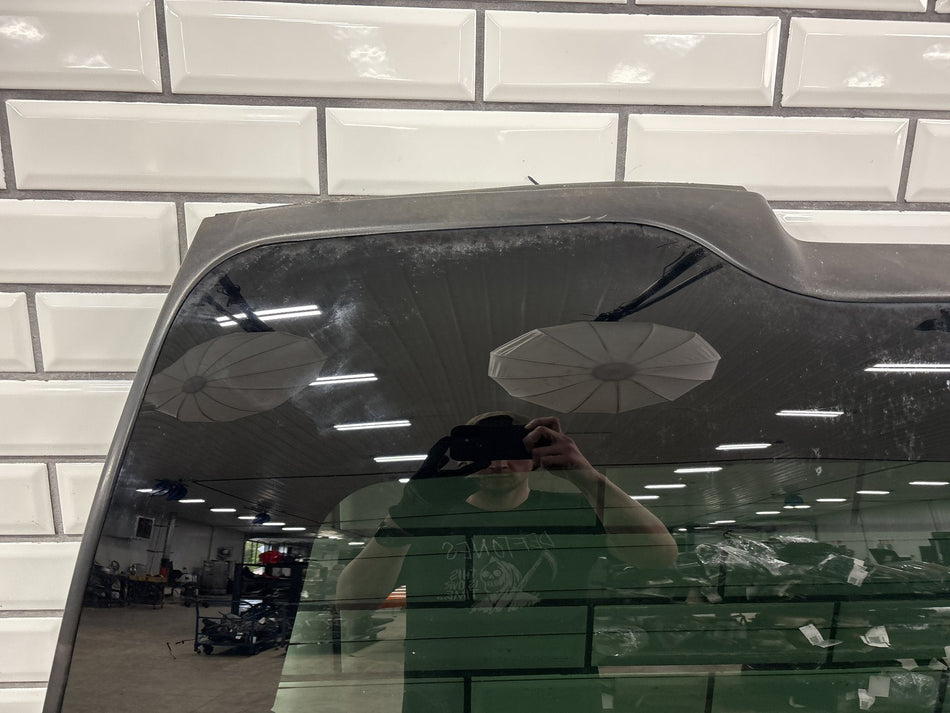 00-06 Chevy Tahoe/Suburban GMT800 Liftgate Back Glass Heated