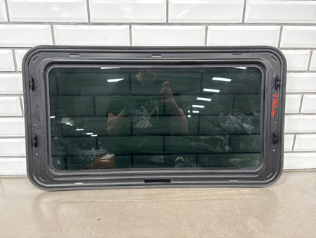 00-06 Chevy Tahoe/Suburban GMT800 Sunroof Glass Only