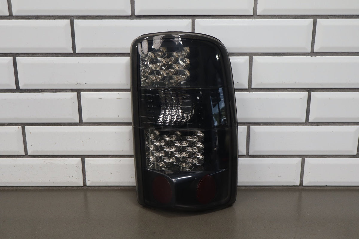 00-06 Chevy Tahoe/Suburban GMT800 Tail Light Set Aftermarket Pair