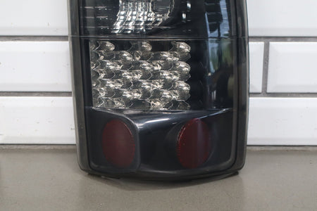 00-06 Chevy Tahoe/Suburban GMT800 Tail Light Set Aftermarket Pair