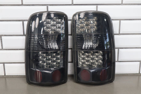 00-06 Chevy Tahoe/Suburban GMT800 Tail Light Set Aftermarket Pair