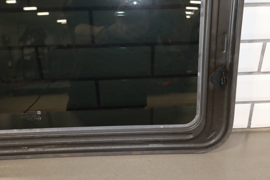 00 - 06 Escalade/Yukon/Tahoe/Suburban GMT800 Sunroof Glass Panel OEM